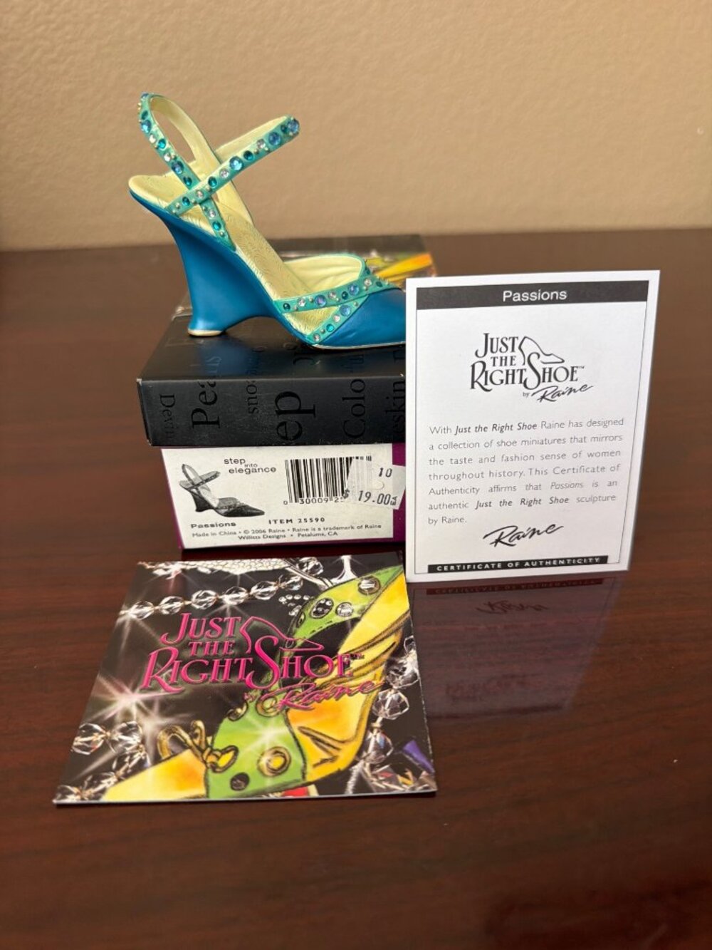 2006 Just the Right Shoe by Raine "Passions" #25590 NEW in Box